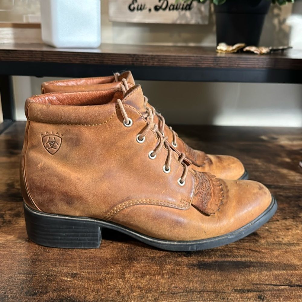 Ariat Brown Kiltie Lacer Western boots size 5.5